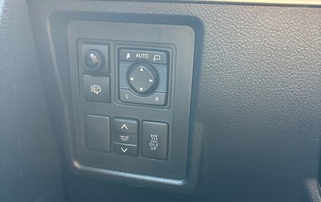 Toyota Land Cruiser Prado 150 рестайлинг 2, 2019 год, 4 699 999 рублей, 9 фотография