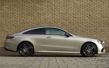 Mercedes-Benz E-Класс, 2017 год, 4 200 000 рублей, 3 фотография