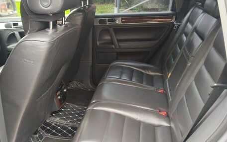 Volkswagen Touareg III, 2005 год, 750 000 рублей, 4 фотография