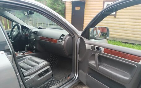 Volkswagen Touareg III, 2005 год, 750 000 рублей, 12 фотография
