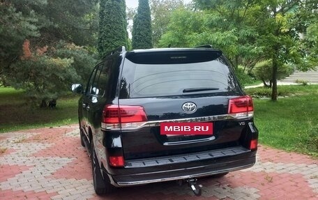 Toyota Land Cruiser 200, 2018 год, 5 850 000 рублей, 3 фотография