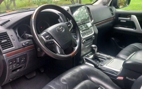 Toyota Land Cruiser 200, 2018 год, 5 850 000 рублей, 6 фотография