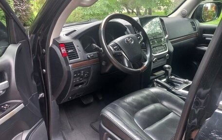 Toyota Land Cruiser 200, 2018 год, 5 850 000 рублей, 5 фотография