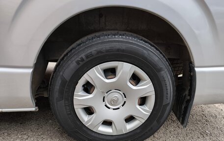 Toyota HiAce H200, 2013 год, 8 фотография