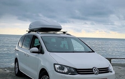 Volkswagen Sharan II, 2012 год, 900 000 рублей, 1 фотография