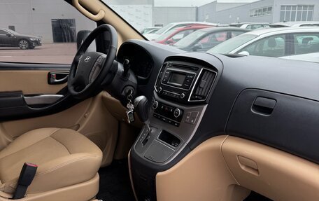 Hyundai H-1 II рестайлинг, 2016 год, 2 055 000 рублей, 18 фотография