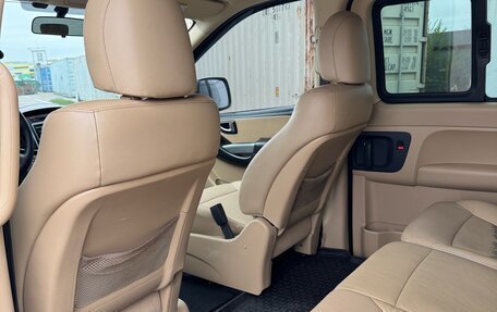 Hyundai H-1 II рестайлинг, 2016 год, 2 055 000 рублей, 17 фотография