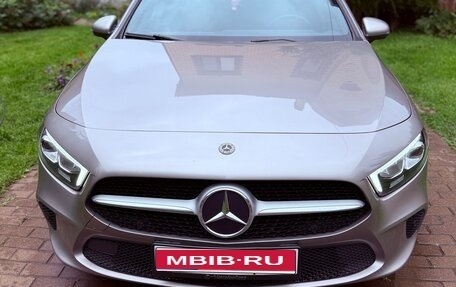 Mercedes-Benz A-Класс, 2019 год, 2 490 000 рублей, 1 фотография