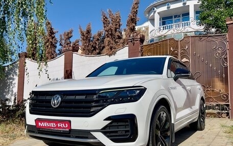 Volkswagen Touareg III, 2018 год, 3 777 000 рублей, 1 фотография