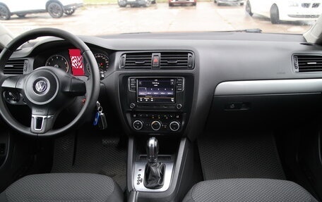 Volkswagen Jetta VI, 2012 год, 1 002 760 рублей, 12 фотография