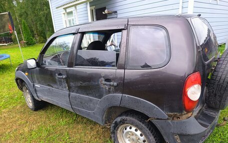 Chevrolet Niva I рестайлинг, 2010 год, 130 000 рублей, 6 фотография