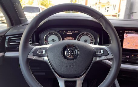 Volkswagen Touareg III, 2018 год, 3 777 000 рублей, 15 фотография