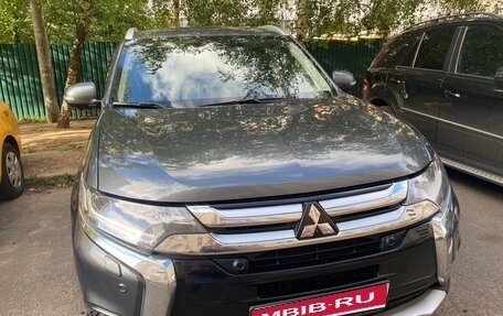 Mitsubishi Outlander III рестайлинг 3, 2018 год, 2 850 000 рублей, 1 фотография