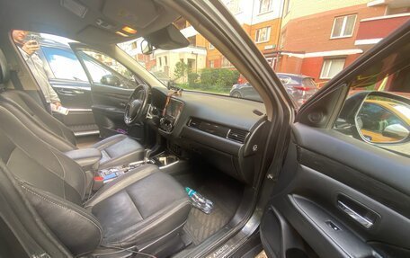 Mitsubishi Outlander III рестайлинг 3, 2018 год, 2 850 000 рублей, 7 фотография