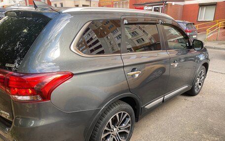 Mitsubishi Outlander III рестайлинг 3, 2018 год, 2 850 000 рублей, 16 фотография
