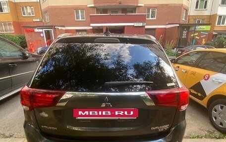 Mitsubishi Outlander III рестайлинг 3, 2018 год, 2 850 000 рублей, 13 фотография