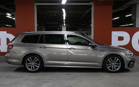 Volkswagen Passat B8 рестайлинг, 2019 год, 2 798 000 рублей, 4 фотография