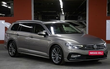 Volkswagen Passat B8 рестайлинг, 2019 год, 2 798 000 рублей, 3 фотография