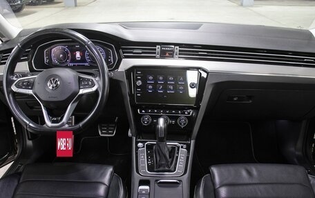 Volkswagen Passat B8 рестайлинг, 2019 год, 2 798 000 рублей, 15 фотография