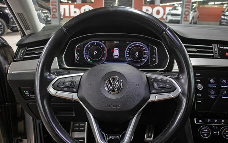Volkswagen Passat B8 рестайлинг, 2019 год, 2 798 000 рублей, 18 фотография