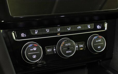 Volkswagen Passat B8 рестайлинг, 2019 год, 2 798 000 рублей, 19 фотография