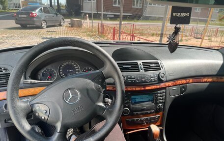 Mercedes-Benz E-Класс, 2002 год, 1 100 000 рублей, 8 фотография