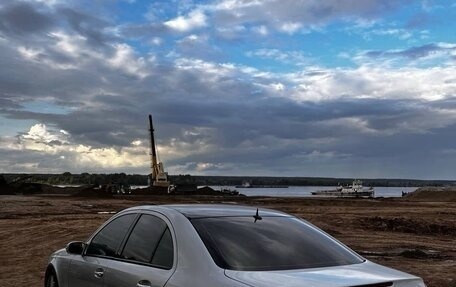 Mercedes-Benz E-Класс, 2002 год, 1 100 000 рублей, 1 фотография