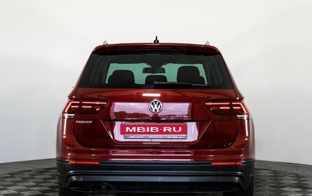 Volkswagen Tiguan II, 2019 год, 1 999 000 рублей, 6 фотография