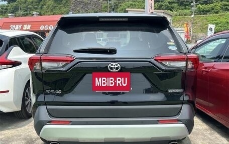 Toyota RAV4, 2022 год, 2 700 000 рублей, 6 фотография