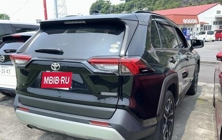 Toyota RAV4, 2022 год, 2 700 000 рублей, 4 фотография