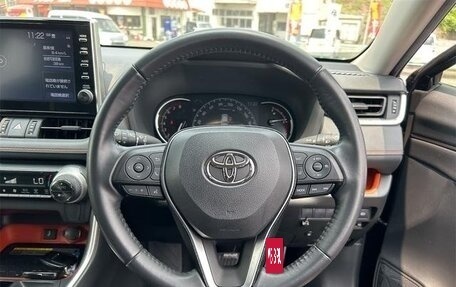 Toyota RAV4, 2022 год, 2 700 000 рублей, 10 фотография