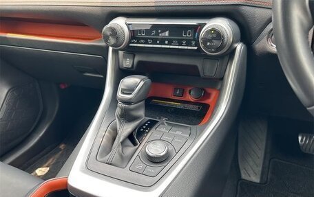 Toyota RAV4, 2022 год, 2 700 000 рублей, 20 фотография