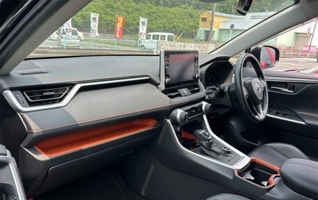 Toyota RAV4, 2022 год, 2 700 000 рублей, 21 фотография