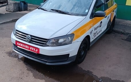 Volkswagen Polo VI (EU Market), 2017 год, 450 000 рублей, 2 фотография