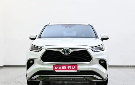 Toyota Highlander, 2022 год, 3 200 000 рублей, 3 фотография