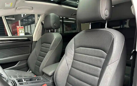 Volkswagen Passat CC, 2021 год, 1 650 000 рублей, 11 фотография