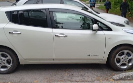Nissan Leaf I, 2011 год, 1 300 000 рублей, 3 фотография