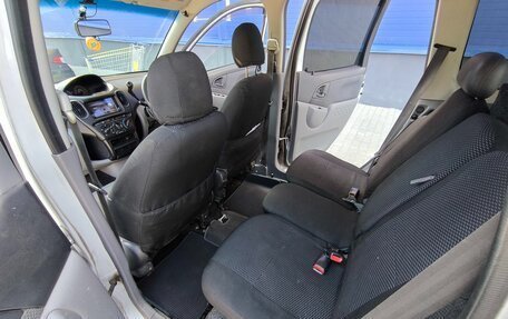 Toyota FunCargo, 2000 год, 390 000 рублей, 13 фотография