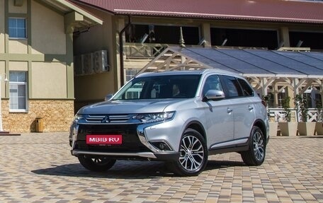 Mitsubishi Outlander III рестайлинг 3, 2015 год, 1 550 000 рублей, 1 фотография
