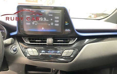 Toyota C-HR I рестайлинг, 2021 год, 2 100 000 рублей, 10 фотография