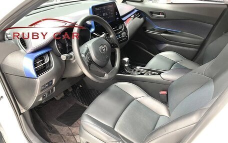 Toyota C-HR I рестайлинг, 2021 год, 2 100 000 рублей, 11 фотография