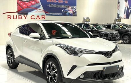 Toyota C-HR I рестайлинг, 2021 год, 2 100 000 рублей, 3 фотография