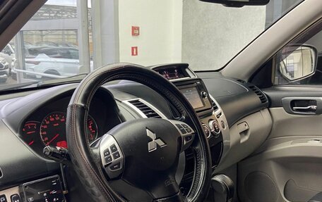 Mitsubishi Pajero Sport II рестайлинг, 2014 год, 1 870 000 рублей, 10 фотография