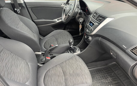 Hyundai Solaris II рестайлинг, 2014 год, 730 000 рублей, 19 фотография