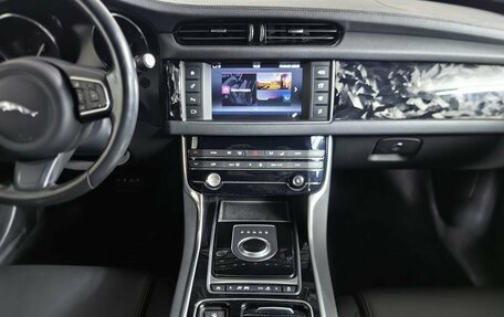 Jaguar XF II, 2016 год, 2 045 000 рублей, 11 фотография