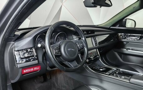 Jaguar XF II, 2016 год, 2 045 000 рублей, 14 фотография