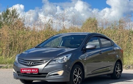 Hyundai Solaris II рестайлинг, 2015 год, 1 040 000 рублей, 1 фотография