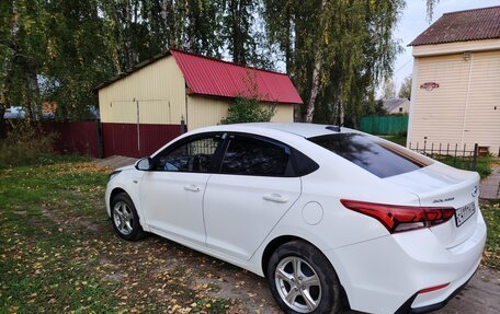 Hyundai Solaris II рестайлинг, 2017 год, 1 000 000 рублей, 2 фотография