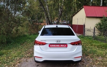 Hyundai Solaris II рестайлинг, 2017 год, 1 000 000 рублей, 4 фотография