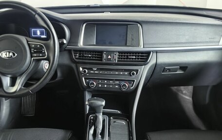 KIA Optima IV, 2018 год, 2 050 000 рублей, 11 фотография